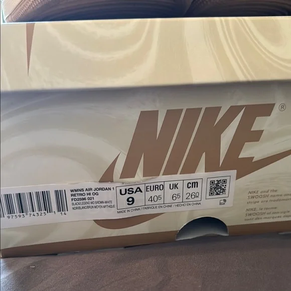 Nike Air Jordan 1 High Black and Tan Sneakers 👟“Latte” - Picture 2 of 6